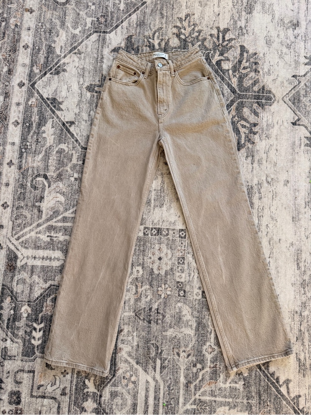 Abercrombie & Fitch 90’s Relaxed Straight-Leg Curve Love High Rise Jeans Taupe